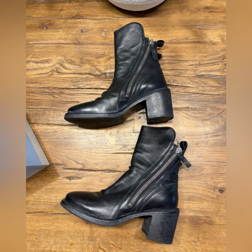MOMA Black Leather Boots - Picture 7 of 13
